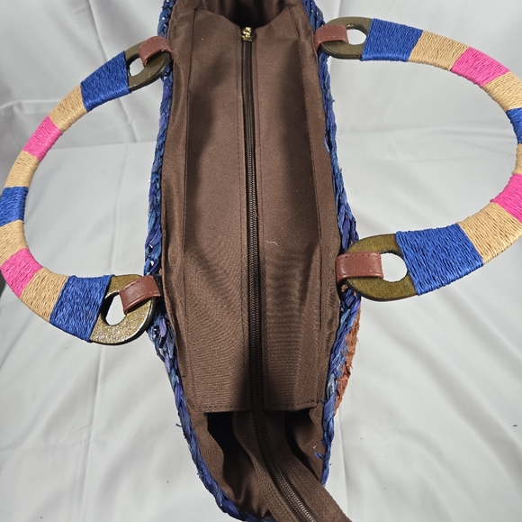 Nicole Lee - Picture 4 of 7